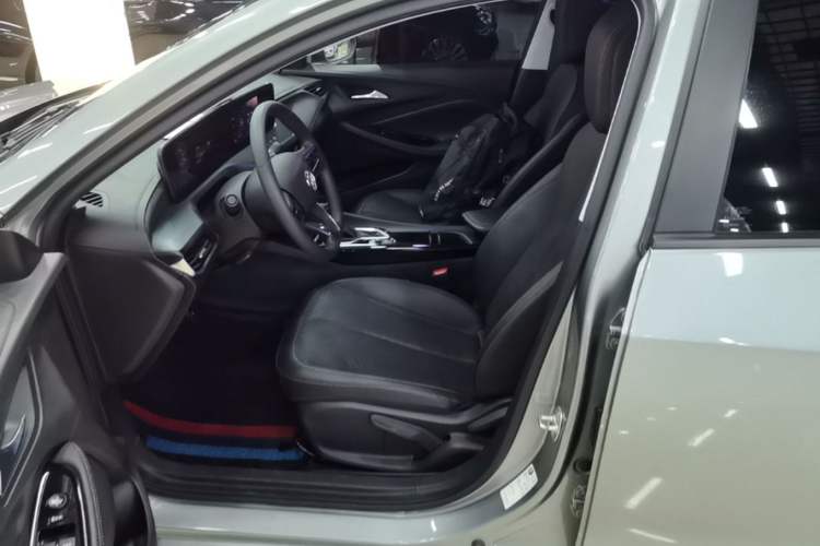 Used Buick Verano 2023 Pro Enjoyment Edition Left Front Seat
