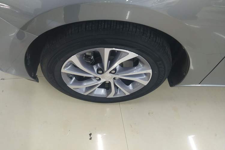 Used Buick Verano 2023 Pro Enjoyment Edition Left Front Wheel Hub