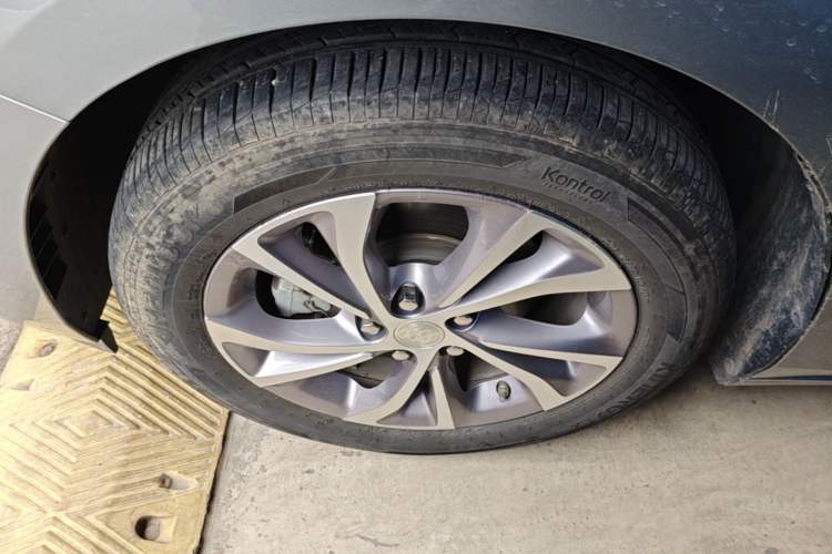 Used Buick Verano 2023 Pro Enjoyment Edition Left Front Wheel Hub