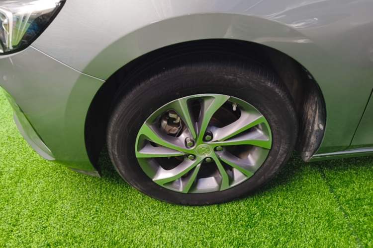 Used Buick Verano 2023 Pro Enjoyment Edition Left Front Wheel Hub