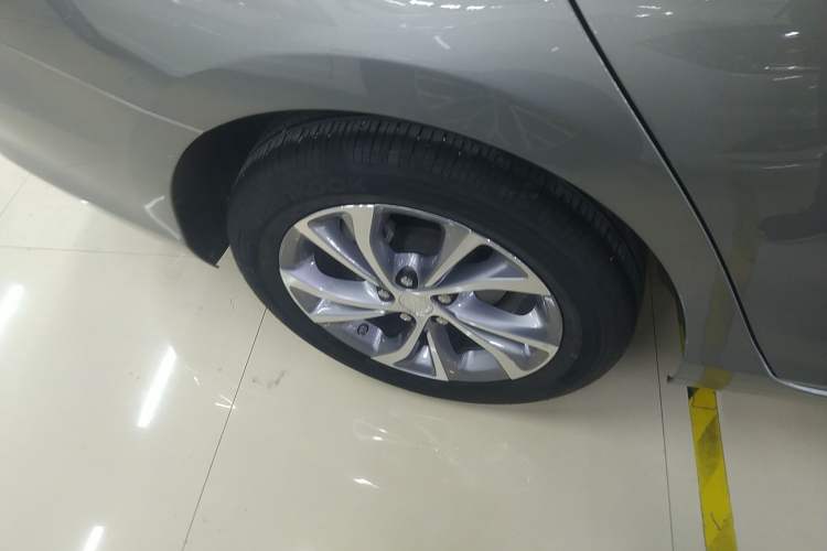 Used Buick Verano 2023 Pro Enjoyment Edition Right Rear Wheel Hub