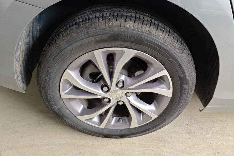 Used Buick Verano 2023 Pro Enjoyment Edition Right Rear Wheel Hub