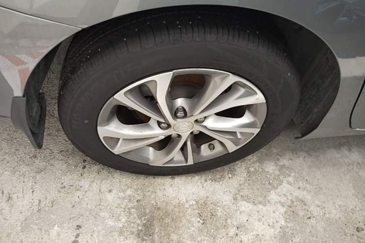Used Buick Verano 2023 Pro Enjoyment Edition Right Rear Wheel Hub
