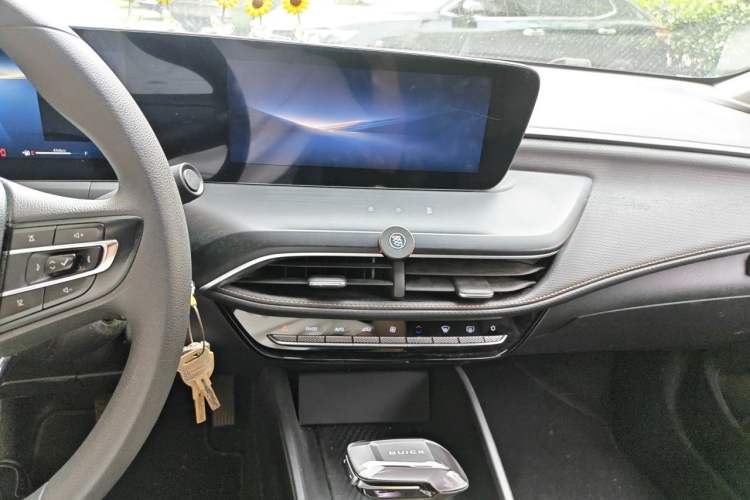 Used Buick Verano 2023 Pro Enjoyment Edition Audio And AC Panel