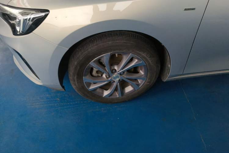 Used Buick Verano 2023 Pro Enjoyment Edition Left Front Wheel Hub