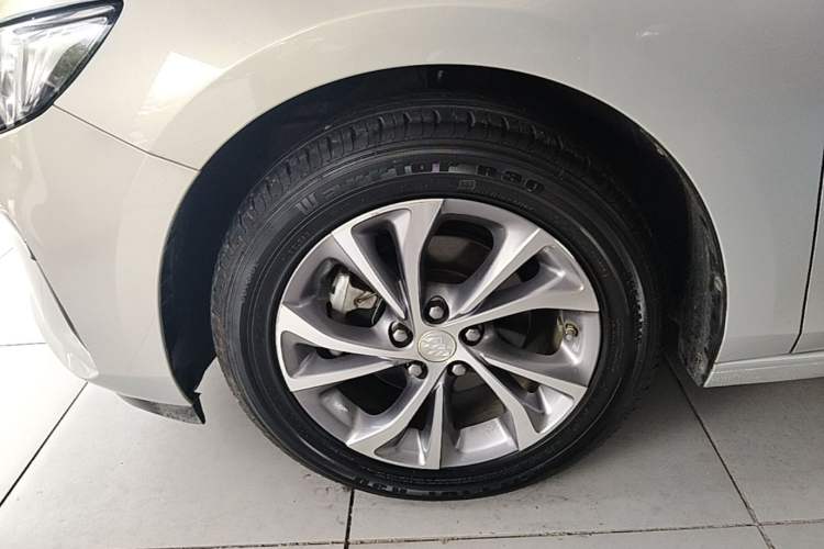 Used Buick Verano 2023 Pro Enjoyment Edition Left Front Wheel Hub
