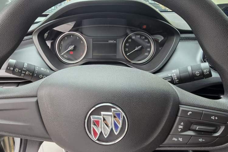 Used Buick Verano 2023 Pro Le Yi Edition Odometer Close Up