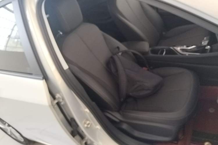Used Buick Verano 2023 Pro Enjoyment Edition Right Front Seat