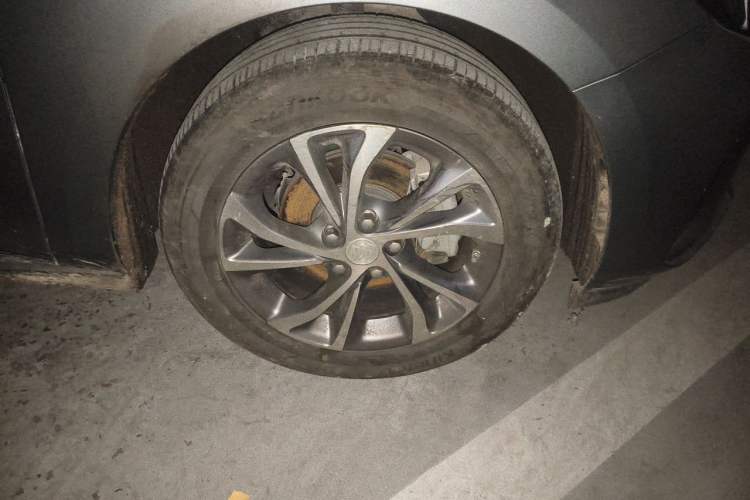 Used Buick Verano 2023 Pro Enjoyment Edition Right Front Wheel Hub