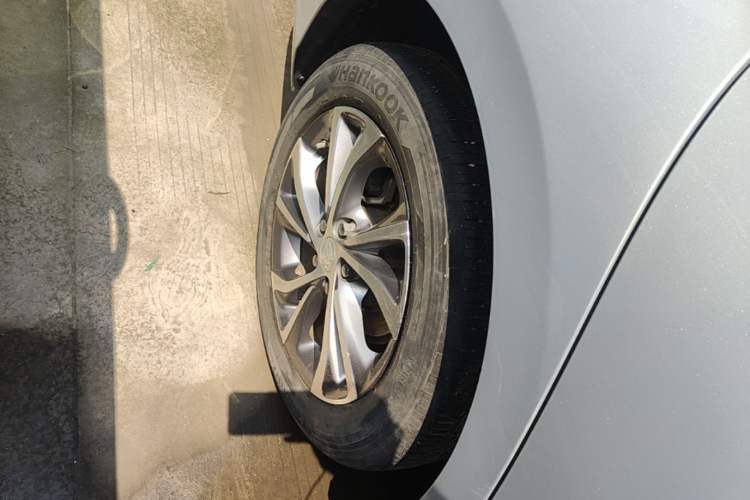Used Buick Verano 2023 Pro Enjoyment Edition Right Rear Wheel Hub