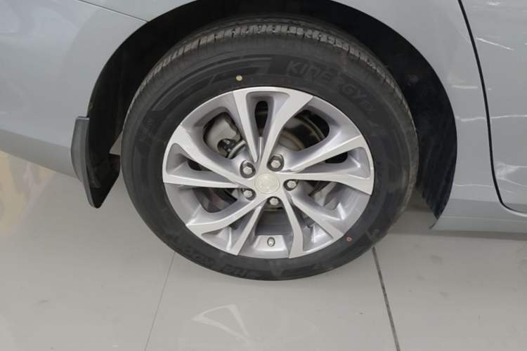 Used Buick Verano 2023 Pro Enjoyment Edition Right Rear Wheel Hub