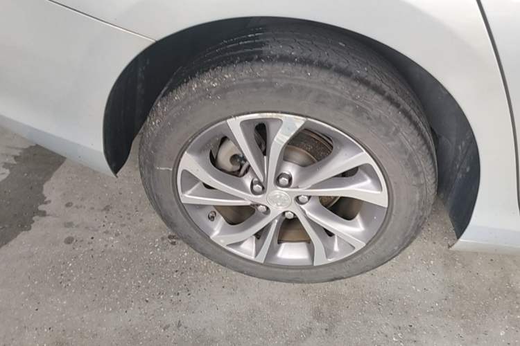 Used Buick Verano 2023 Pro Le Yi Edition Right Rear Wheel Hub