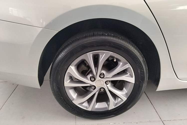 Used Buick Verano 2023 Pro Enjoyment Edition Right Rear Wheel Hub