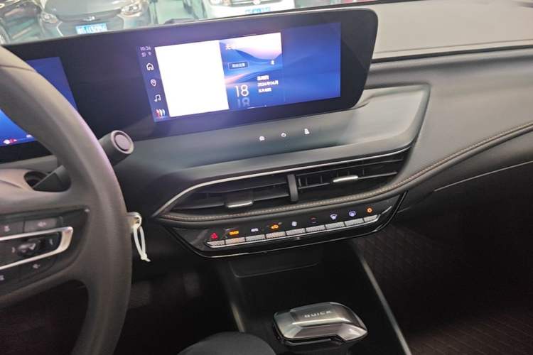 Used Buick Verano 2023 Pro Enjoyment Edition Audio And AC Panel