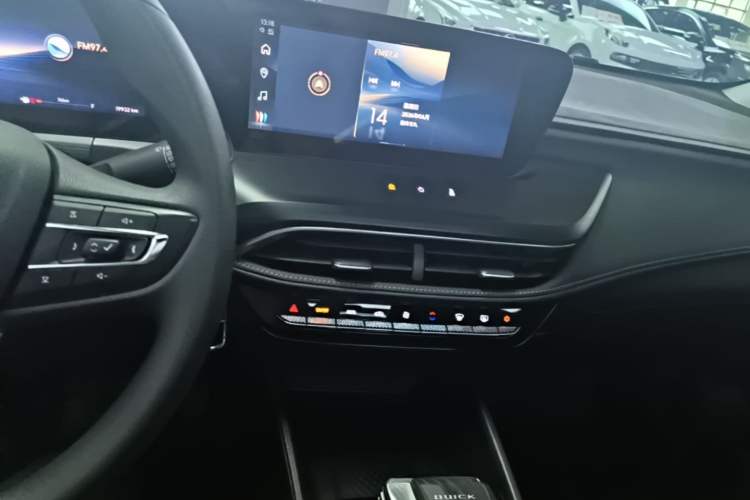 Used Buick Verano 2023 Pro Enjoyment Edition Audio And AC Panel