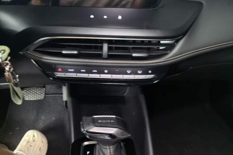 Used Buick Verano 2023 Pro Enjoyment Edition Audio And AC Panel