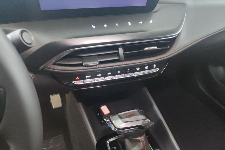 Used Buick Verano 2023 Pro GS Swift Edition Audio And AC Panel