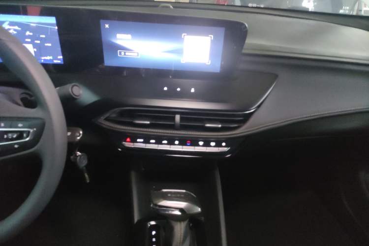 Used Buick Verano 2023 Pro Enjoyment Edition Audio And AC Panel