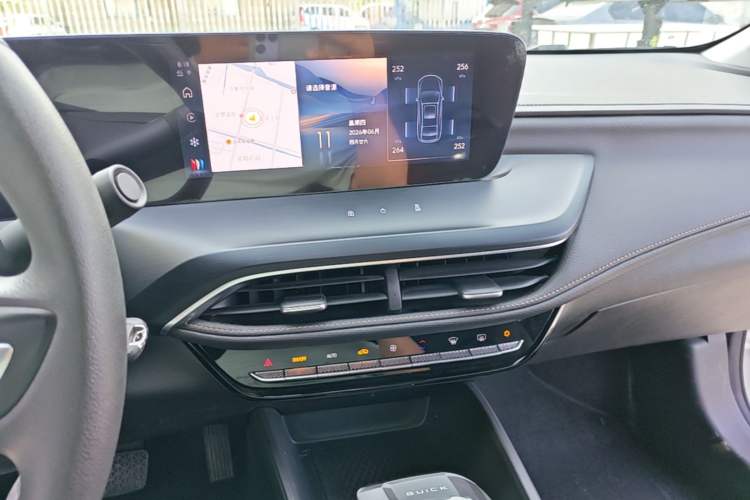 Used Buick Verano 2023 Pro Enjoyment Edition Audio And AC Panel