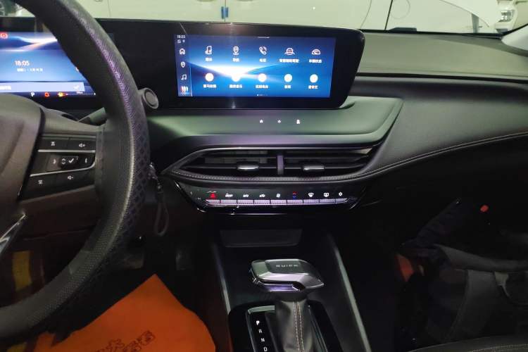 Used Buick Verano 2023 Pro Enjoyment Edition Audio And AC Panel