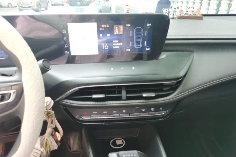 Used Buick Verano 2023 Pro Enjoyment Edition Audio And AC Panel