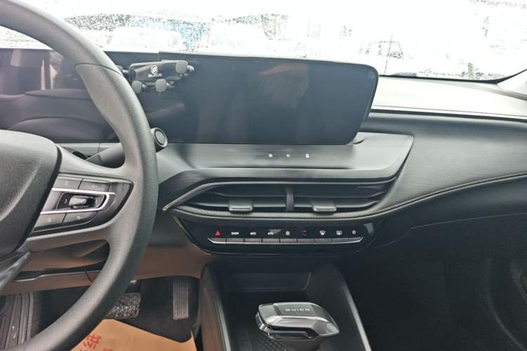 Used Buick Verano 2023 Pro Enjoyment Edition Audio And AC Panel