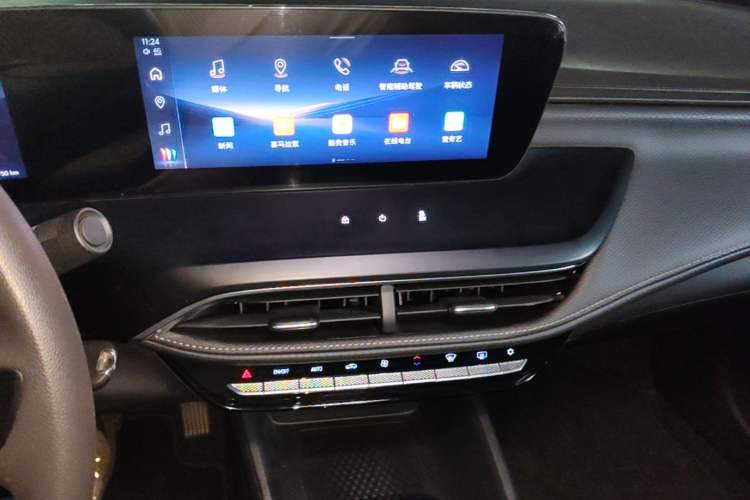 Used Buick Verano 2023 Pro Enjoyment Edition Audio And AC Panel