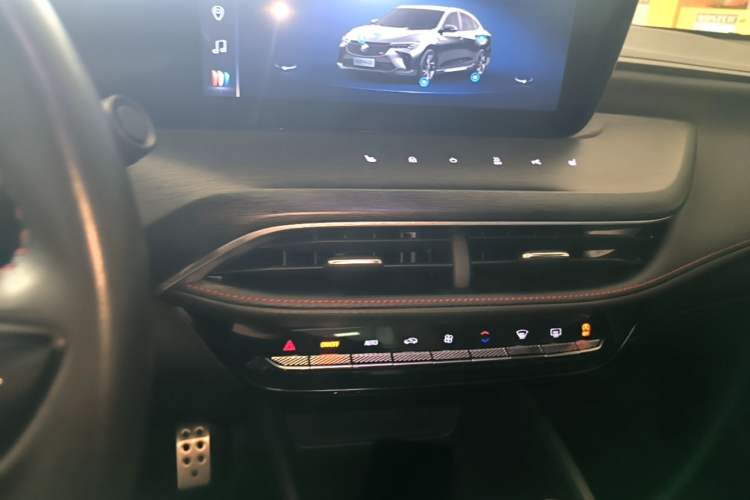 Used Buick Verano 2023 Pro GS Swift Edition Audio And AC Panel