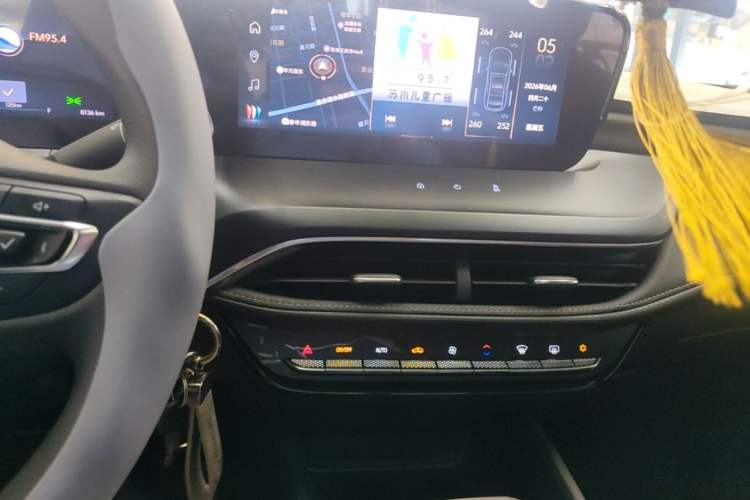 Used Buick Verano 2023 Pro Enjoyment Edition Audio And AC Panel