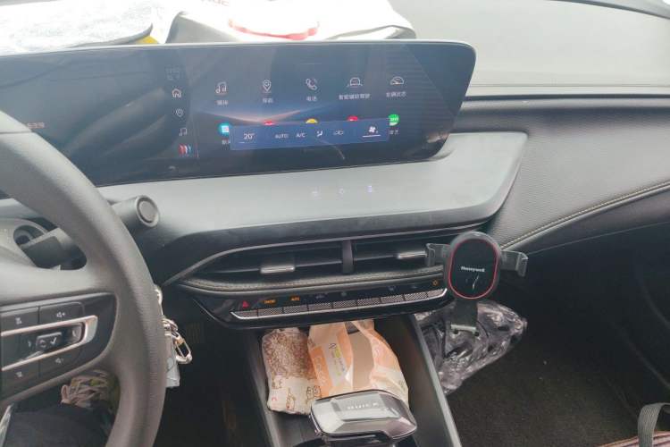 Used Buick Verano 2023 Pro Enjoyment Edition Audio And AC Panel
