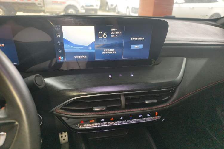 Used Buick Verano 2023 Pro GS Hunter Wind Edition Audio And AC Panel