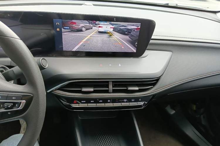 Used Buick Verano 2023 Pro Enjoyment Edition Audio And AC Panel