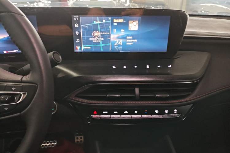 Used Buick Verano 2023 Pro GS Swift Edition Audio And AC Panel