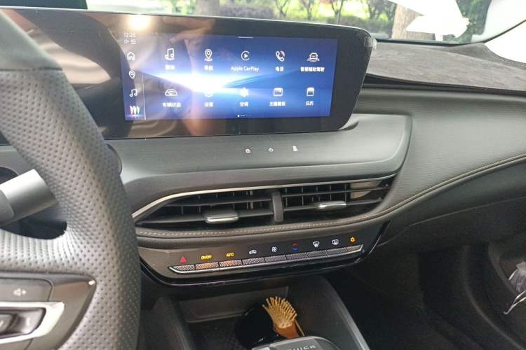 Used Buick Verano 2023 Pro Enjoyment Edition Audio And AC Panel