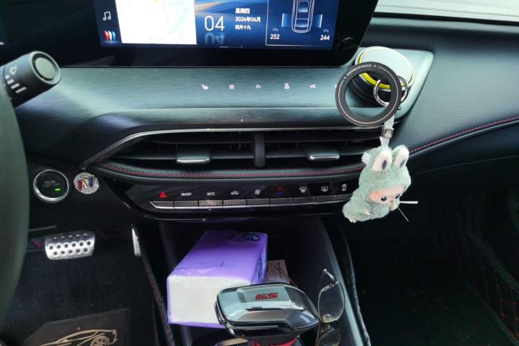 Used Buick Verano 2023 Pro GS Swift Edition Audio And AC Panel