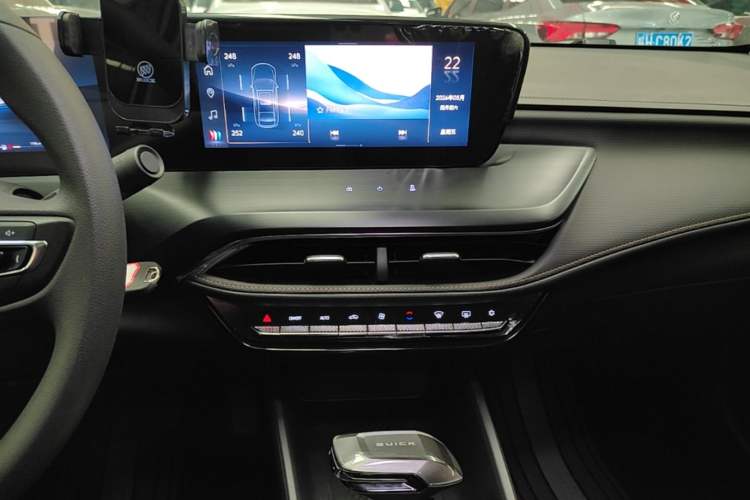 Used Buick Verano 2023 Pro Enjoyment Edition Audio And AC Panel
