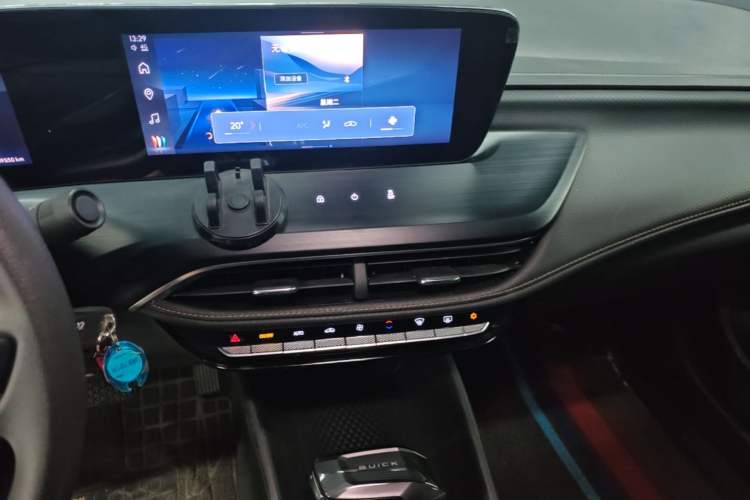 Used Buick Verano 2023 Pro Enjoyment Edition Audio And AC Panel