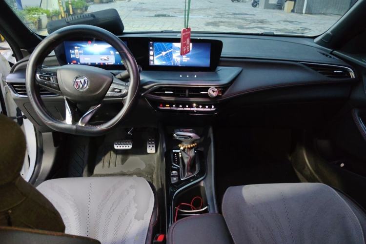 Used Buick Verano 2023 Pro GS Hunter Wind Edition Center Console