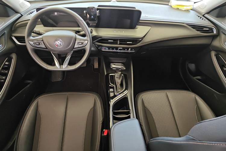 Used Buick Verano 2023 Pro Enjoyment Edition Center Console