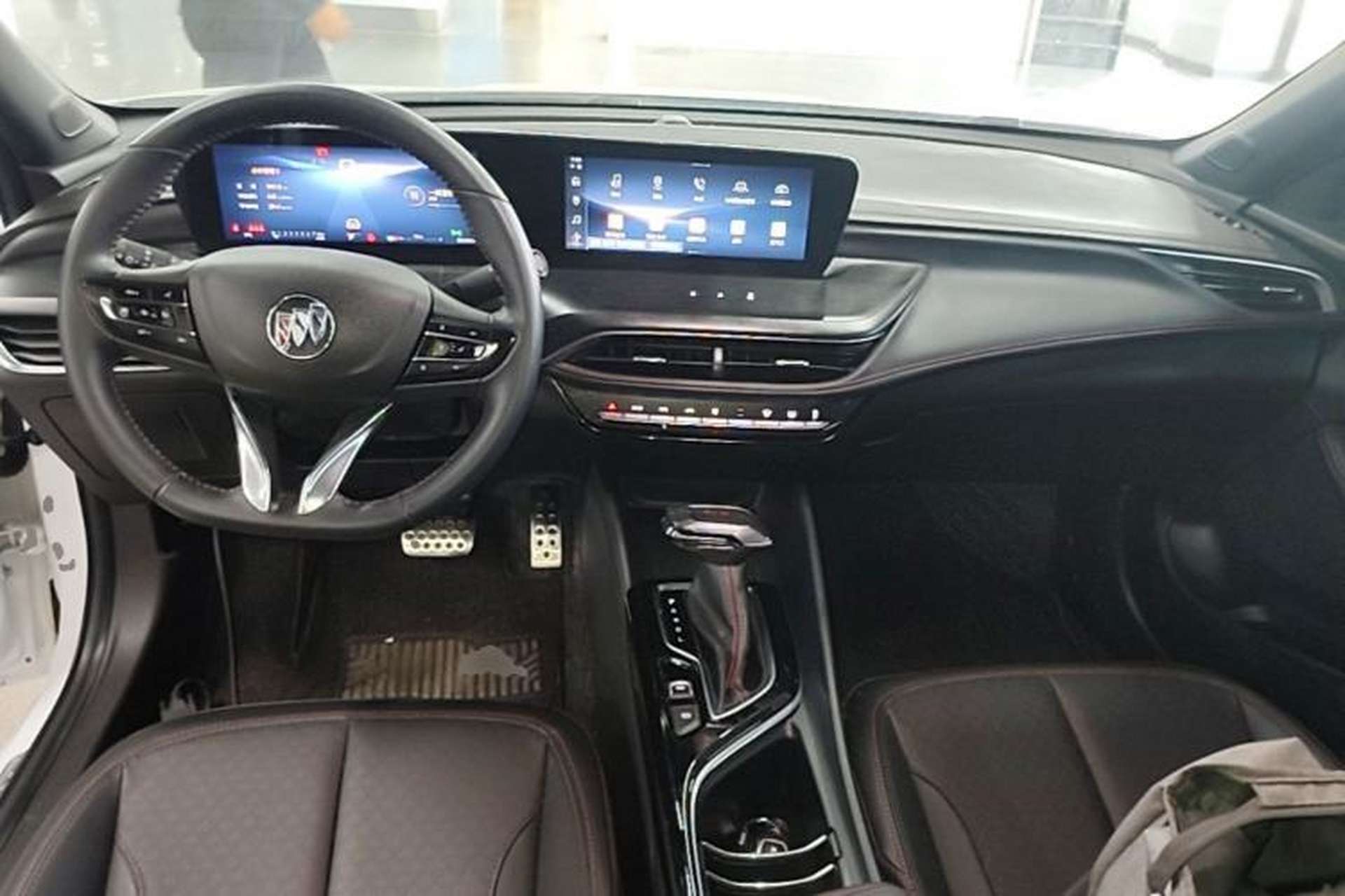 Used Buick Verano 2023 Pro GS Hunter Wind Edition Center Console
