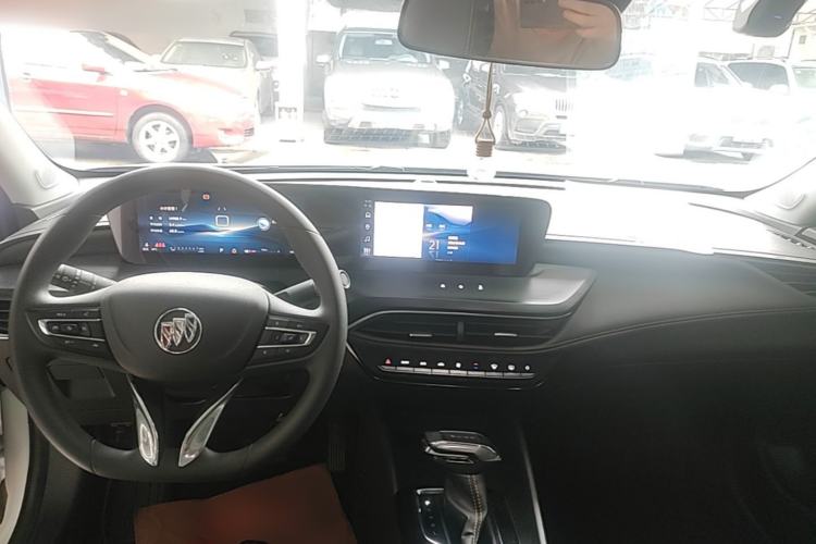 Used Buick Verano 2023 Pro Enjoyment Edition Center Console