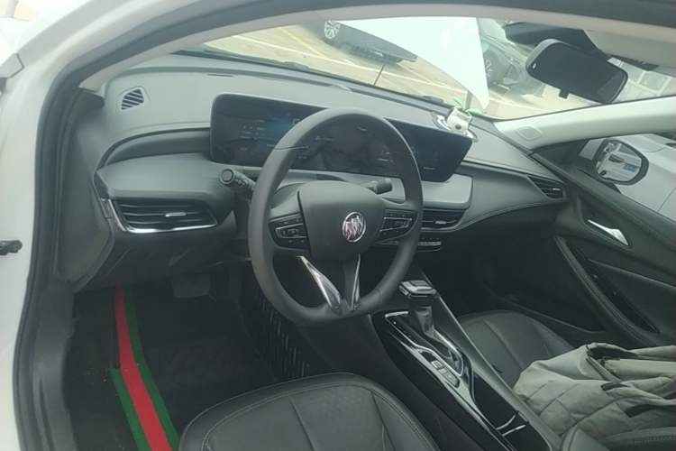 Used Buick Verano 2023 Pro Enjoyment Edition Center Console