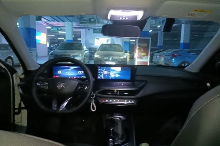 Used Buick Verano 2023 Pro Enjoyment Edition Center Console