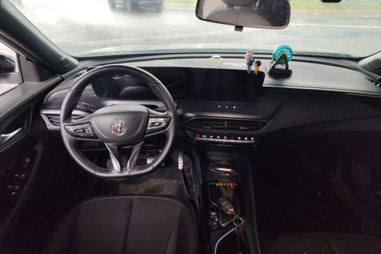 Used Buick Verano 2023 Pro GS Hunter Wind Edition Center Console