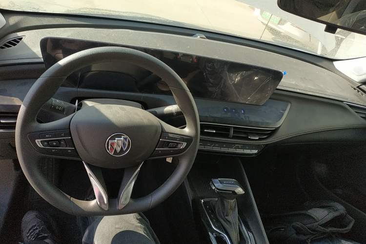 Used Buick Verano 2023 Pro Enjoyment Edition Center Console