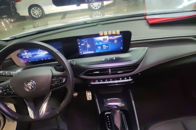 Used Buick Verano 2023 Pro GS Hunter Wind Edition Center Console