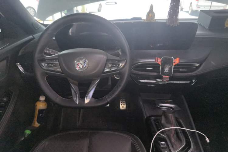 Used Buick Verano 2023 Pro GS Hunter Wind Edition Center Console