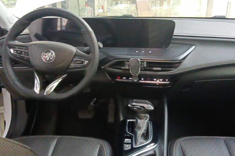 Used Buick Verano 2023 Pro Enjoyment Edition Center Console