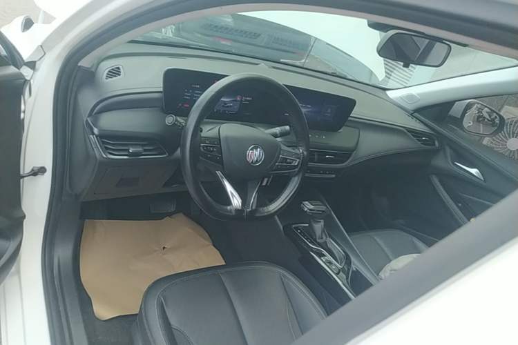 Used Buick Verano 2023 Pro Enjoyment Edition Center Console