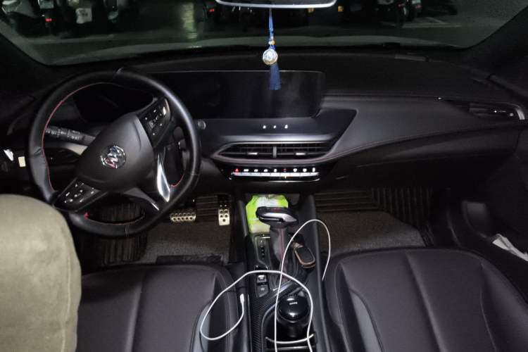 Used Buick Verano 2023 Pro GS Hunter Wind Edition Center Console